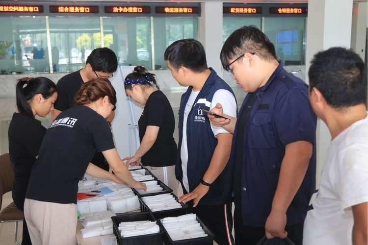 寶信物流攜手華為為物流人送溫暖